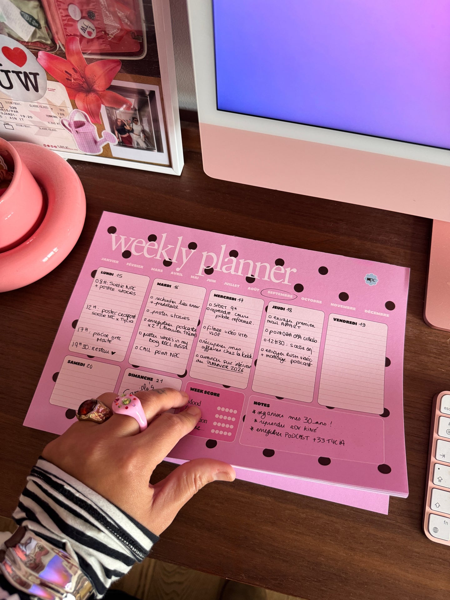 DESK PLANNER